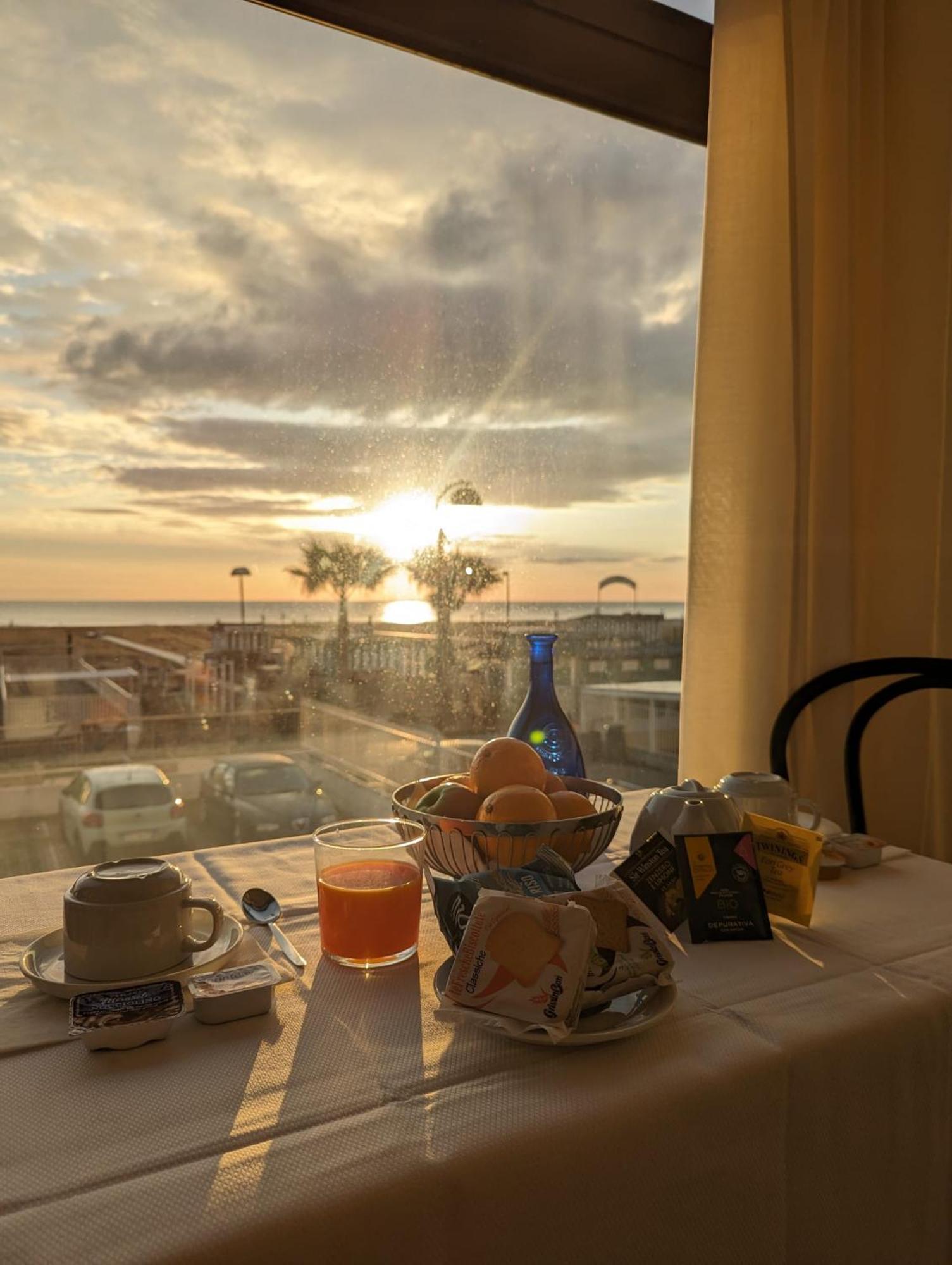 Grand Meeting Hotel Rimini Dış mekan fotoğraf