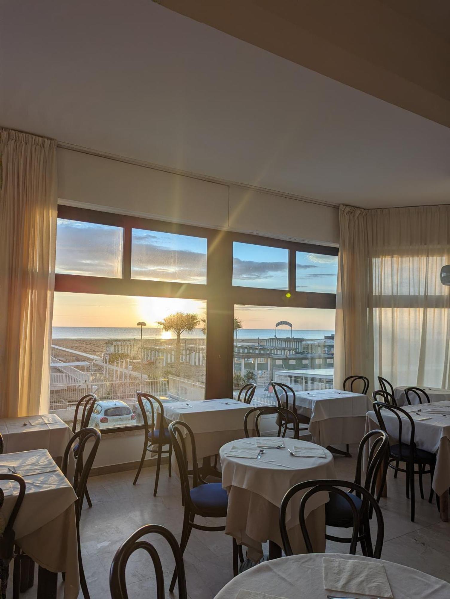 Grand Meeting Hotel Rimini Dış mekan fotoğraf